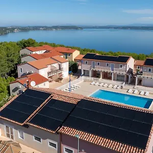 3* Aparthotel & La Provence
