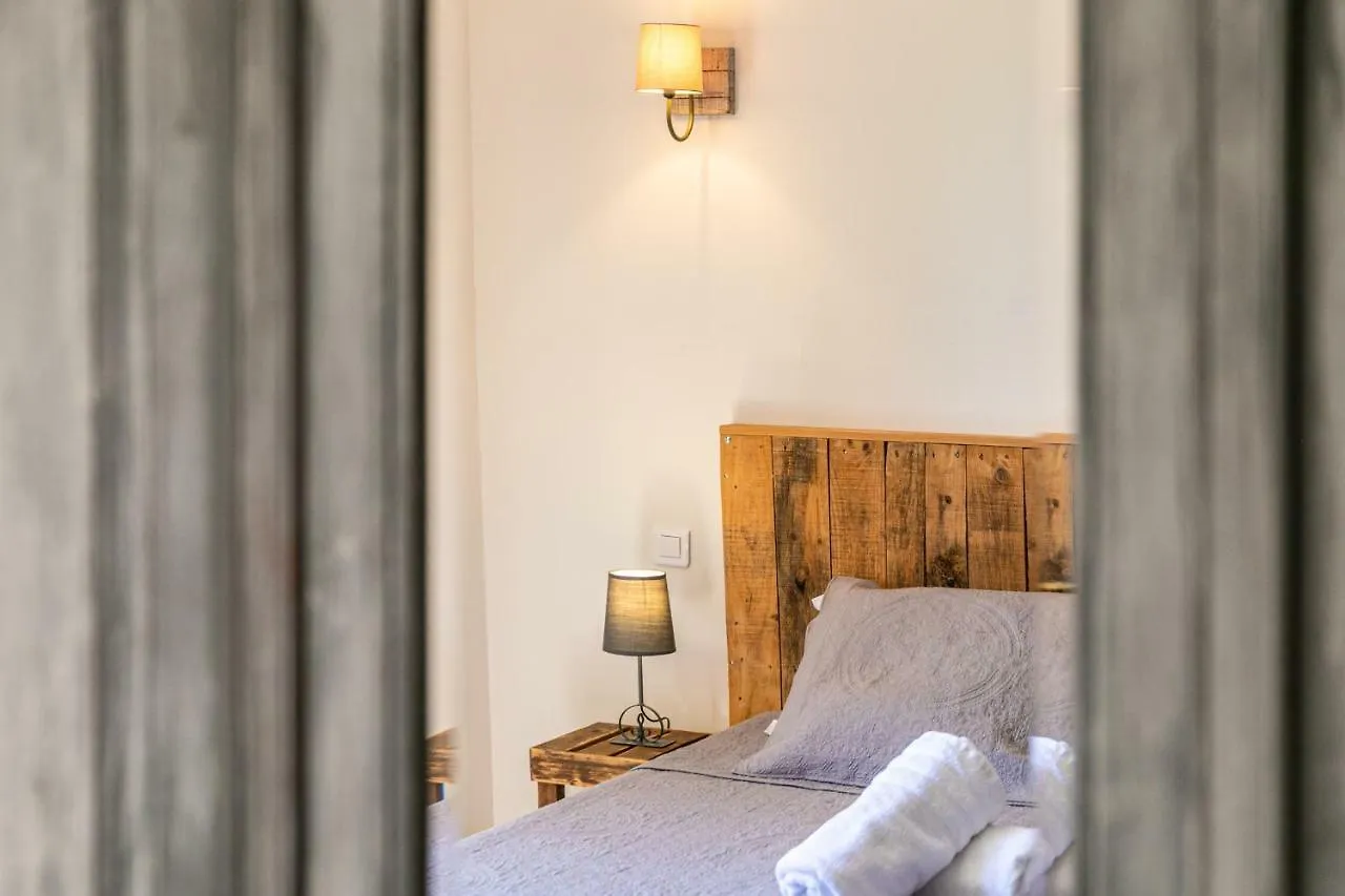 Mas Saint Julien Bed and Breakfast Cavaillon 0*,  Frankrijk